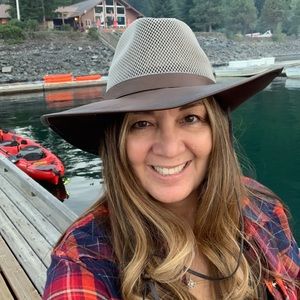 Meet your Posher, Shari